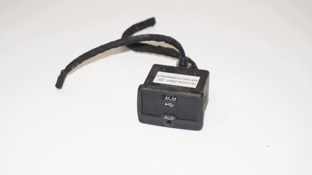 Conector USB AUX Fiat Alfa Romeo 1561053890