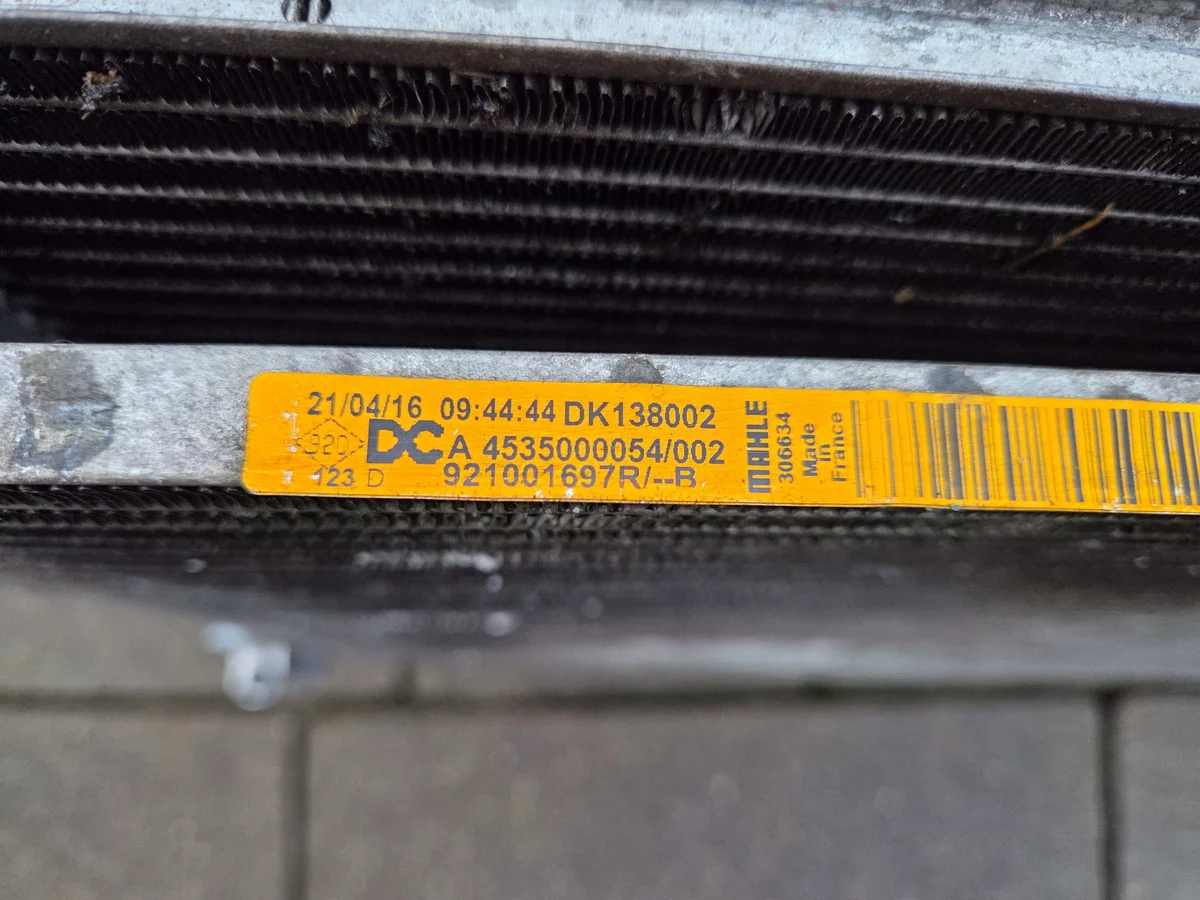 Renault Twingo III 0.9 TCE Radiadores Kit image 5
