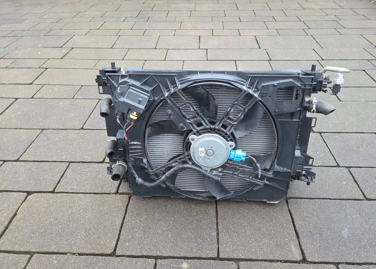 Renault Twingo III 0.9 TCE Radiadores Kit image 9