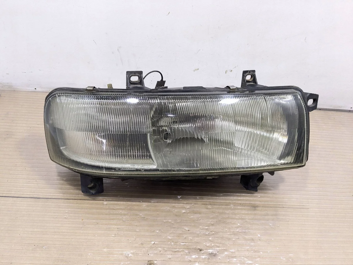Reflector Renault Master II 2001 Derecho OEM 952802A