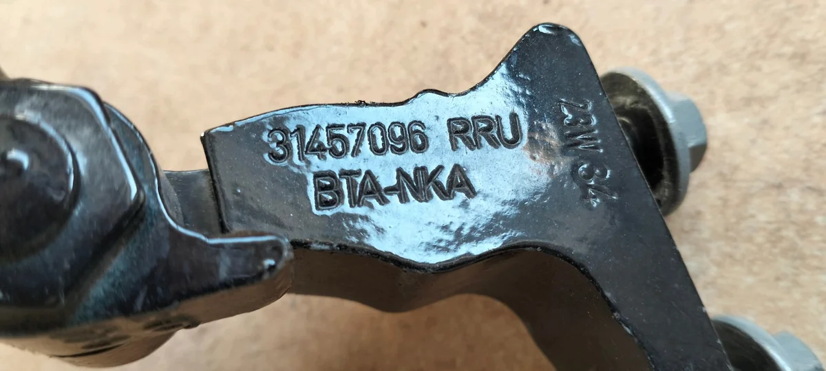 Volvo XC40 2018- Oikea takaovi saranan yläosa 31457096 image 3