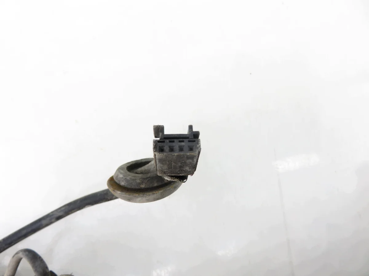Audi A4 B6 1.9 TDI Fusée Avant Droite image 5