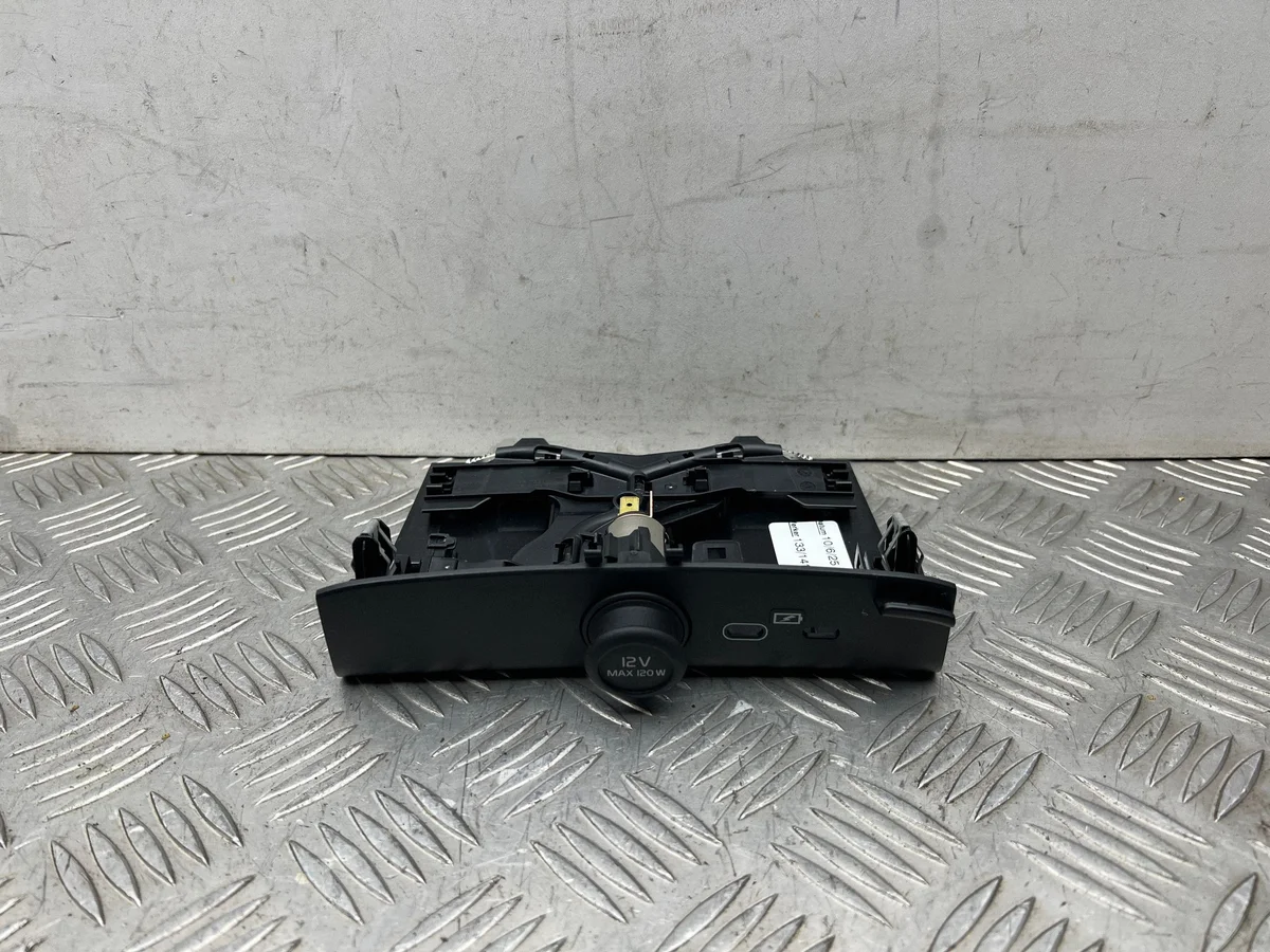 Volvo XC40 2025 aansteker frame 32275533