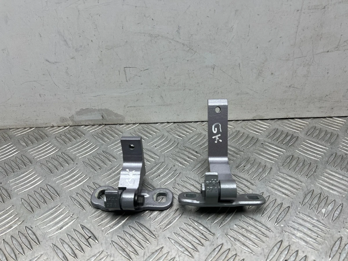 Volvo XC40 2025 Achterdeur Scharnier 31457096