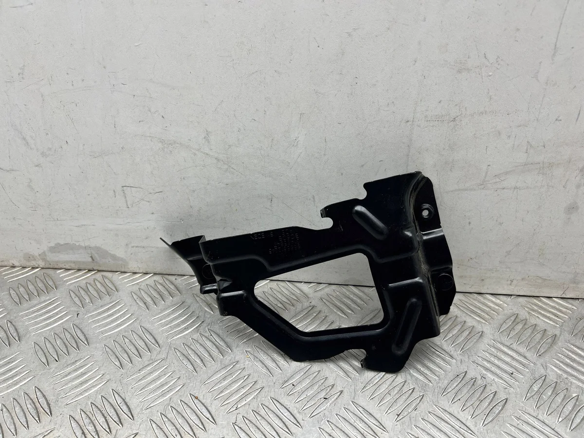 Volvo XC40 2025 Motorsteuergerät Halterung image 3