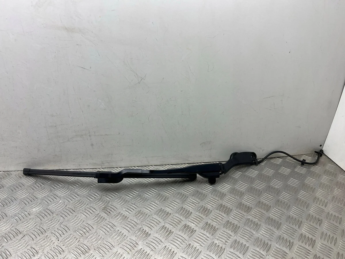 Volvo C40 Wiper Blades Front OEM 31457318