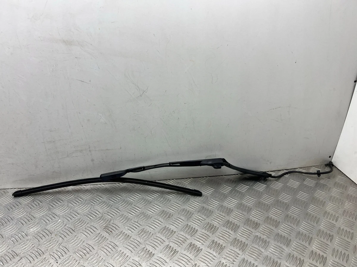Volvo C40 Limpa-para-brisas Dianteiros 31457318