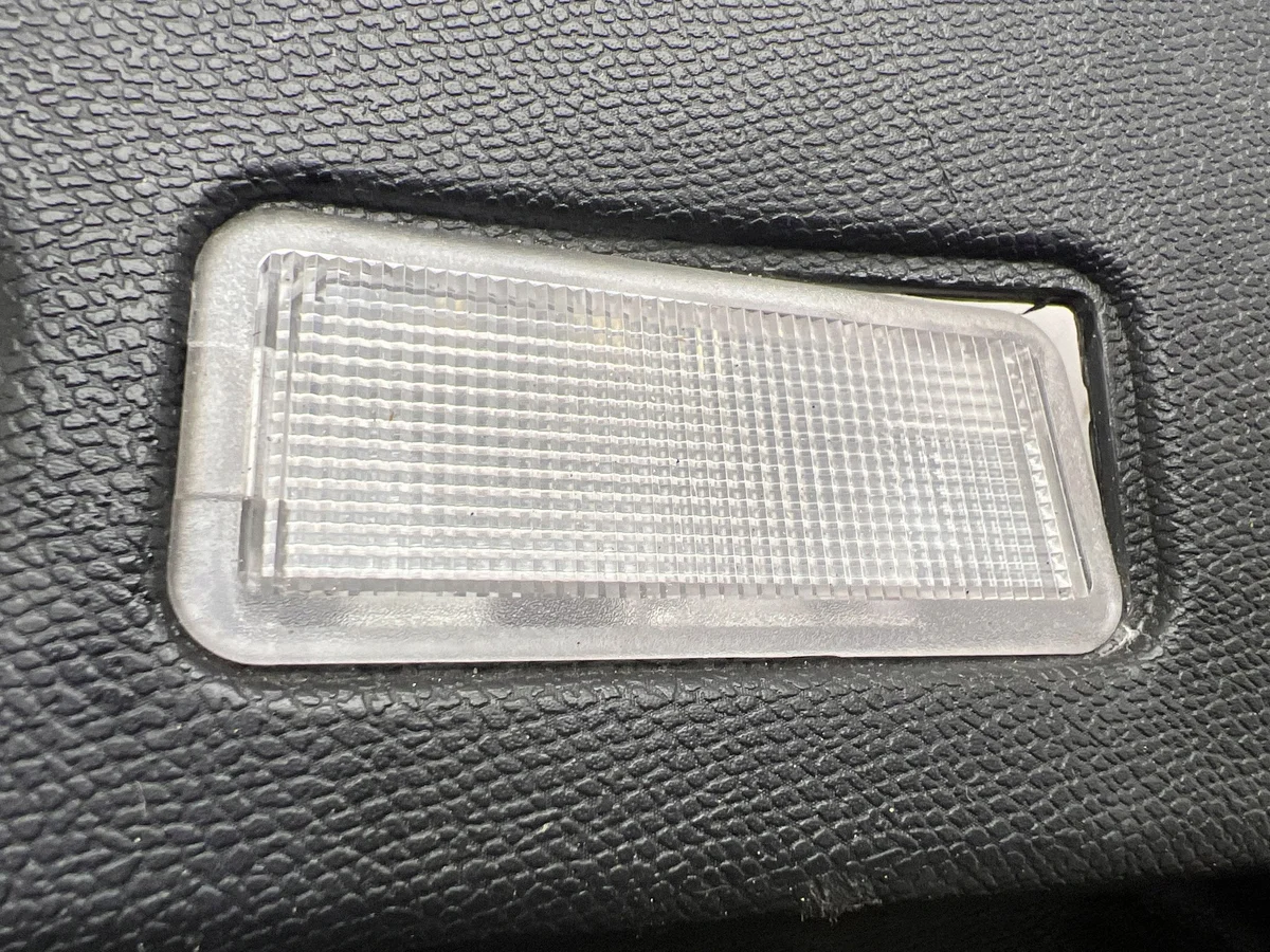 Citroen C5 Aircross tavaratilan paneeli 9855984177 image 8