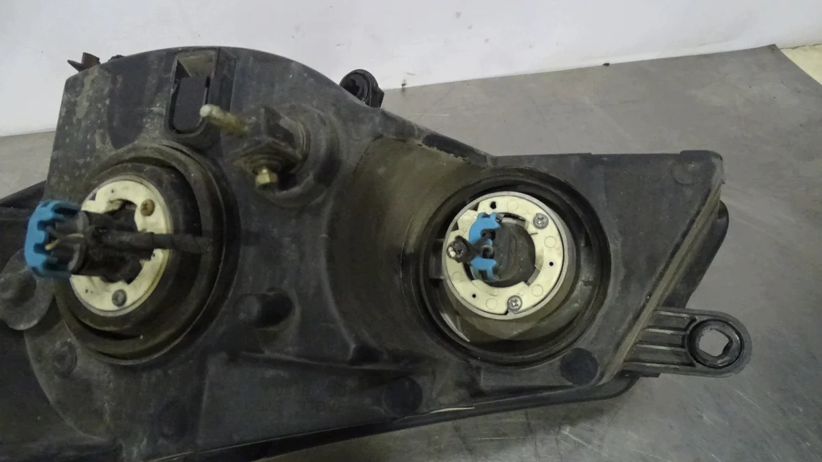 Phare Avant Droit Chrysler Sebring III 2.0 image 7