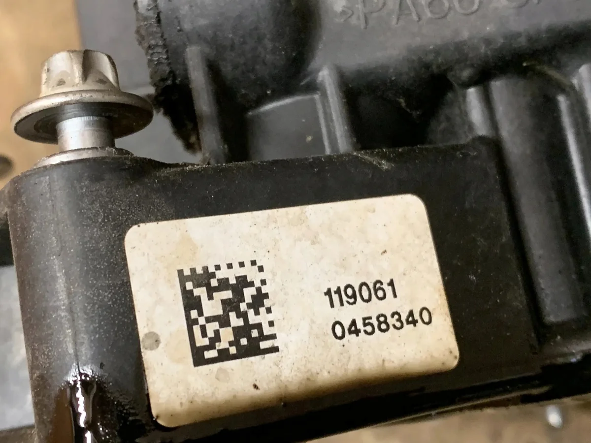 BMW G20 G30 Ölfiltergehäuse Basis image 3