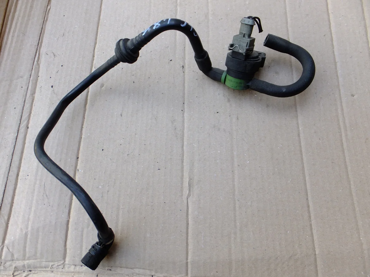 Solventventil Mercedes CLC CL203 A0004706593