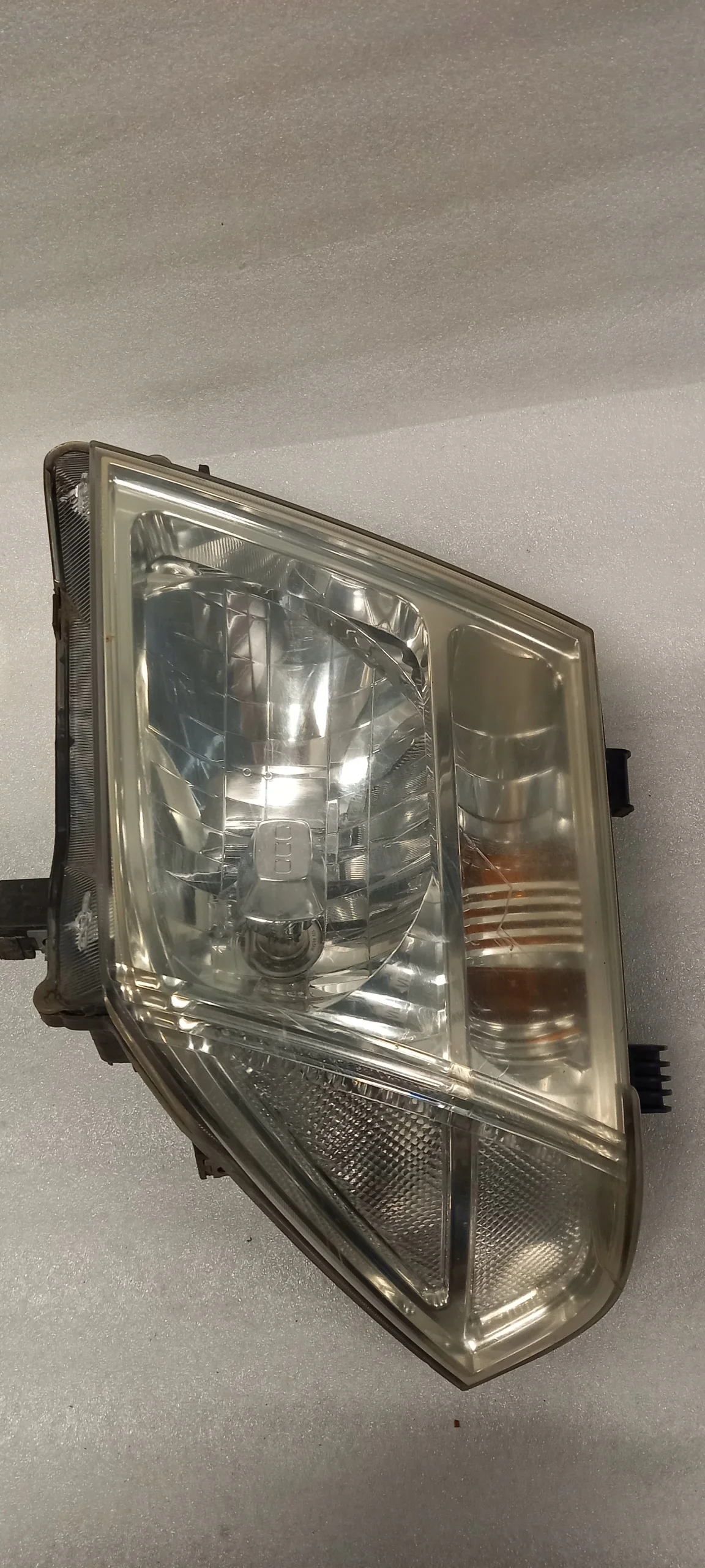 Faro Izquierdo Nissan Navara 12345678900