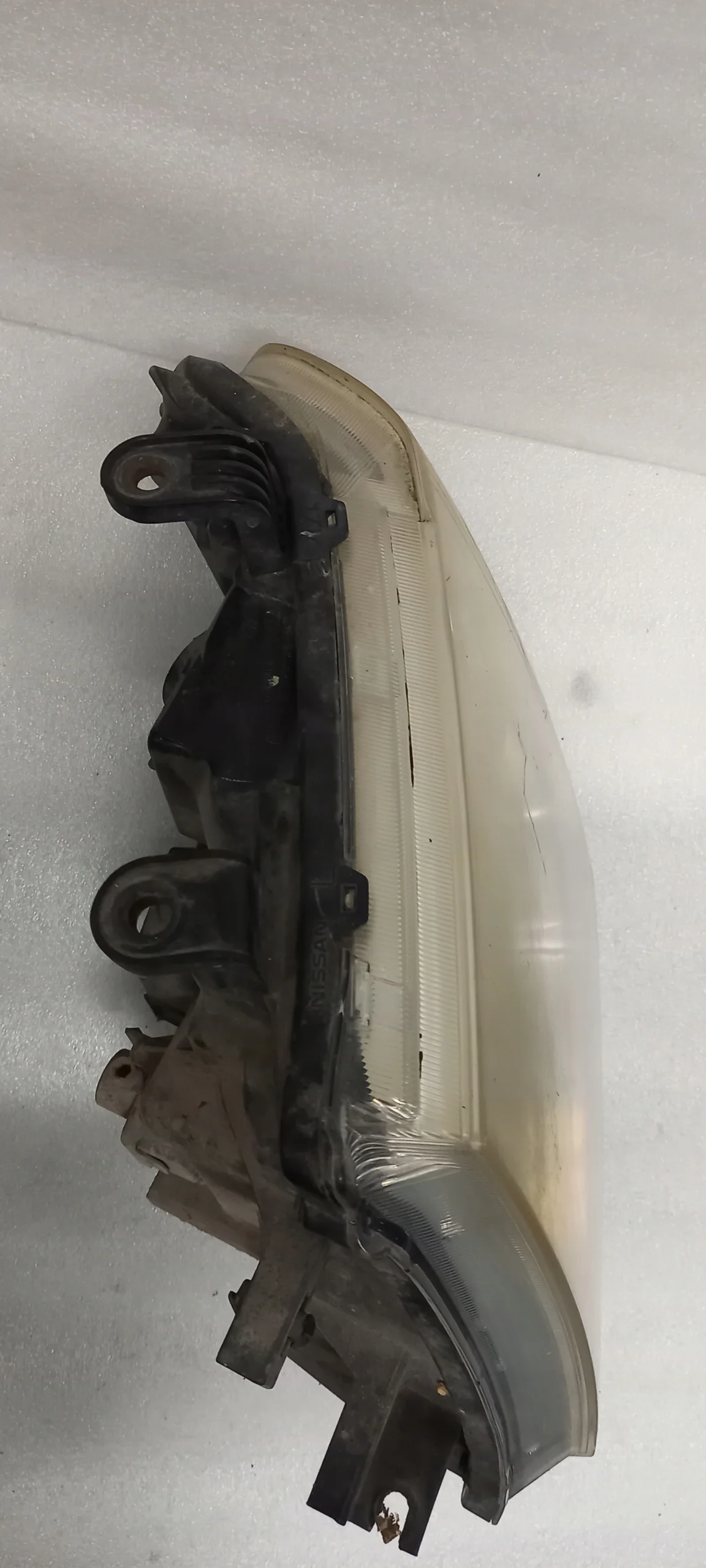 Nissan Navara vasen etuvalo OEM 12345678900 image 3