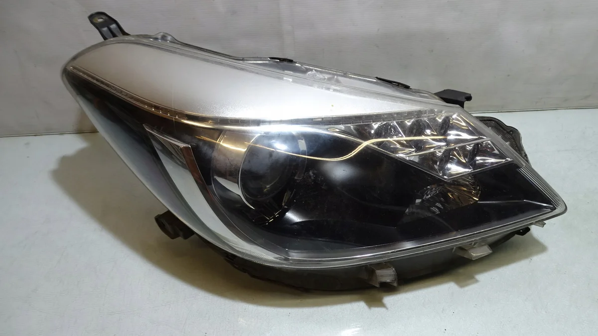 Phare avant droit Toyota C-HR I 81110F418000 image 2