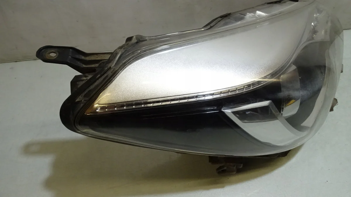 Phare avant droit Toyota C-HR I 81110F418000 image 3