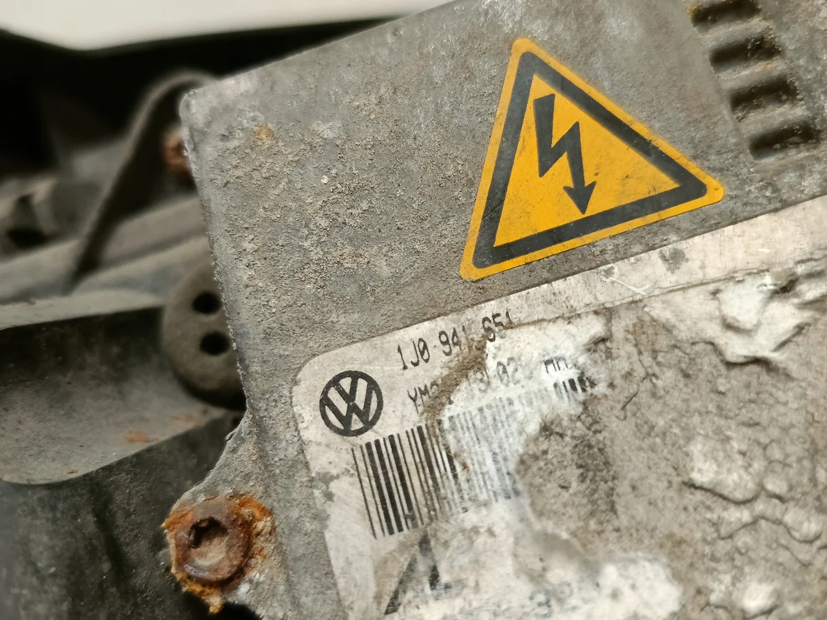 VW Sharan Scheinwerfer links, OEM 0301182271 image 3