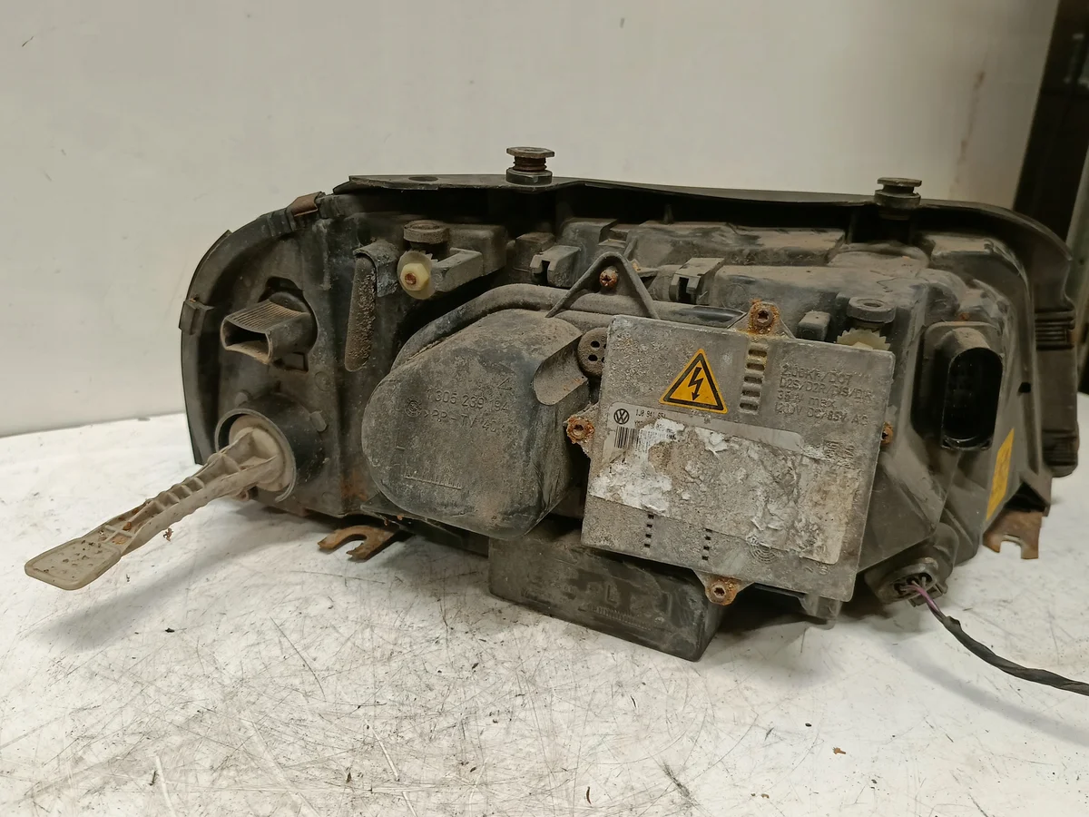 VW Sharan Scheinwerfer links, OEM 0301182271 image 4