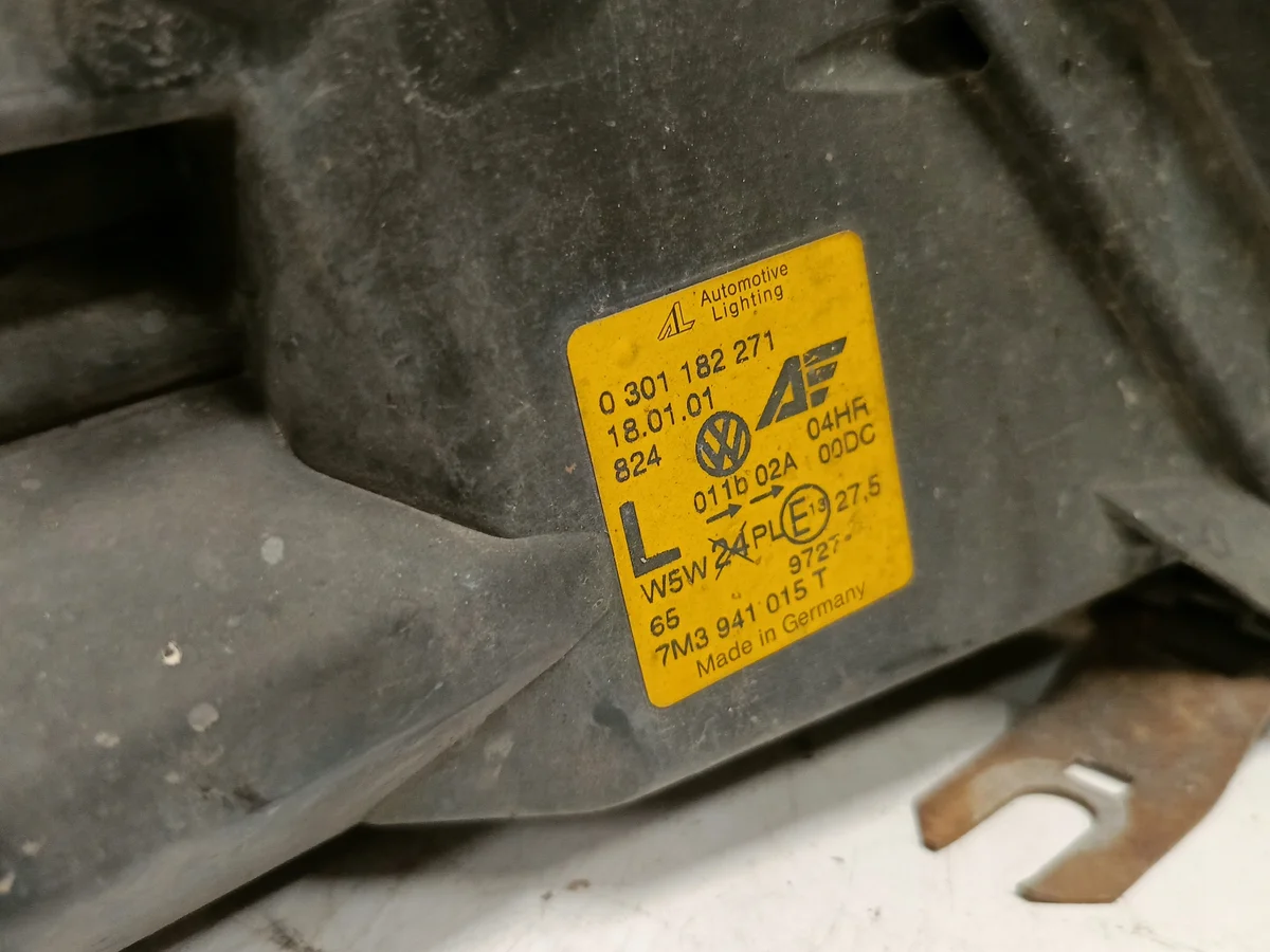 VW Sharan Scheinwerfer links, OEM 0301182271 image 5