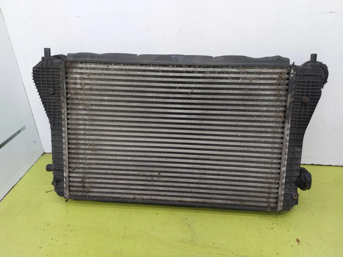 Radiateur VW Passat B6 2.0 TDI 1K0121207BC