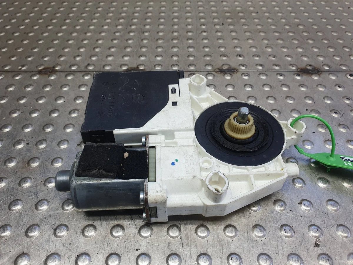Fensterhebermotor links vorne Audi A3 8P
