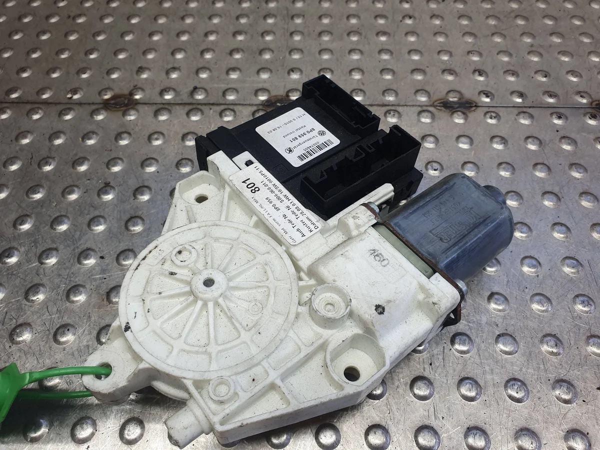 Fensterhebermotor links vorne Audi A3 8P image 3