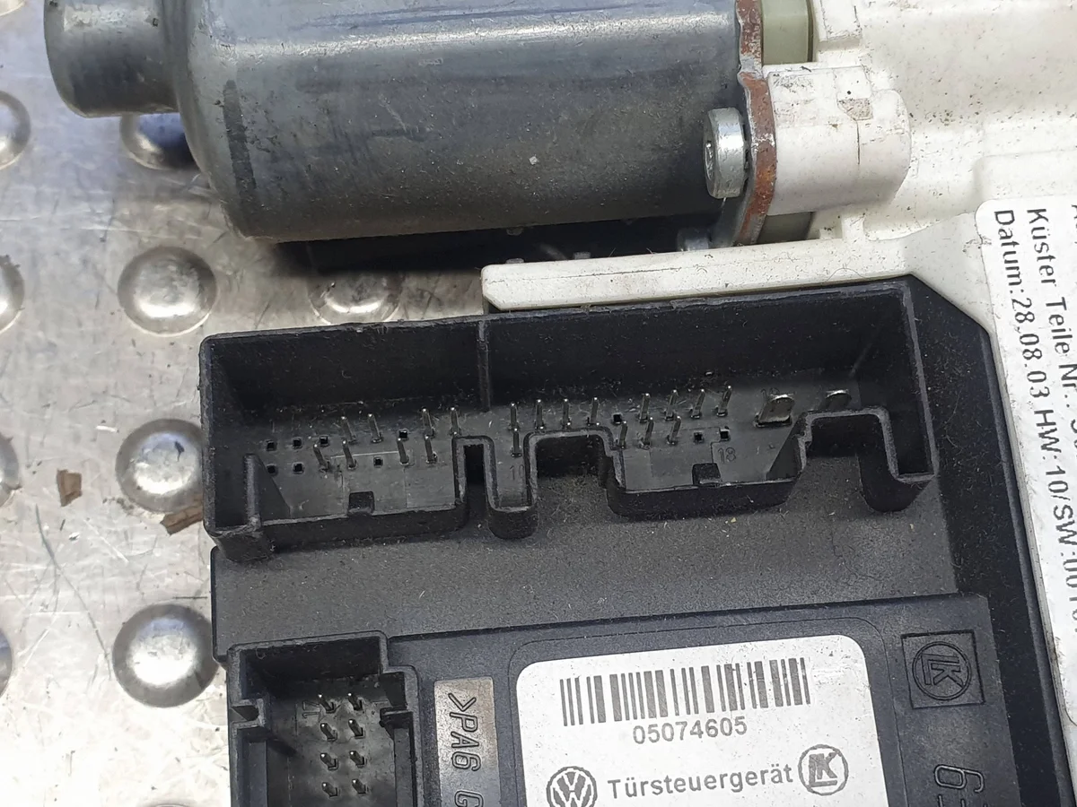 Fensterhebermotor links vorne Audi A3 8P image 4