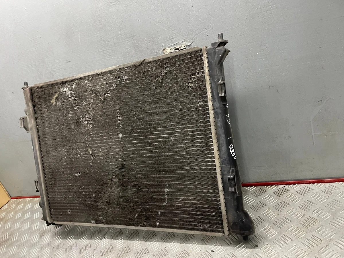 Kühler Wasser Kia Ceed 1.4 16V (06-12) image 3