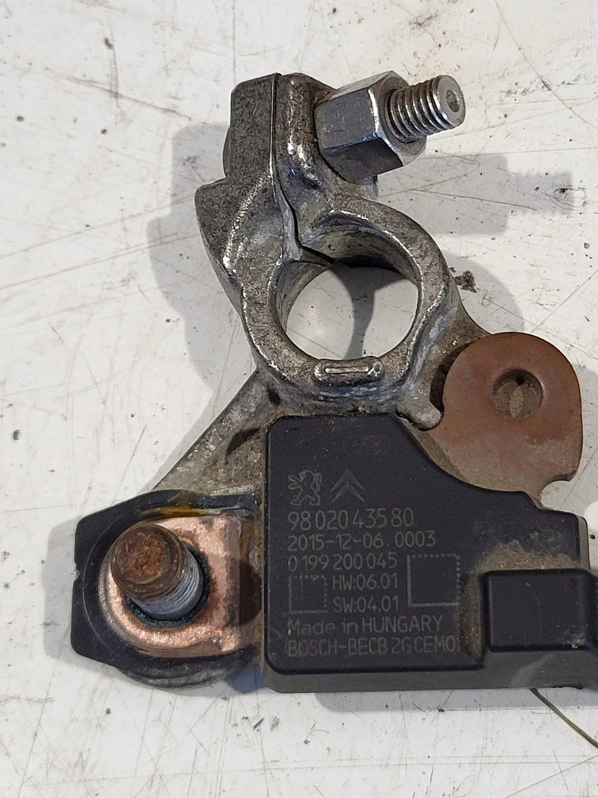 Citroen C4 B7 Minuspolklemme 9802043580 image 3