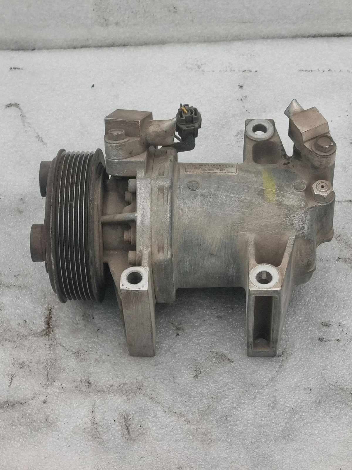 Ilmastoinnin kompressori Nissan Navara Pathfinder A42011A0703000 image 2