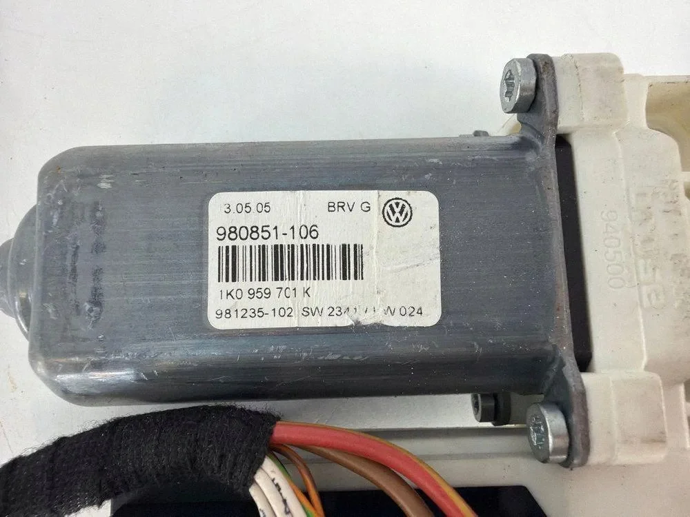 VW Golf V Fensterhebermotor vorne 1K0959701K image 5