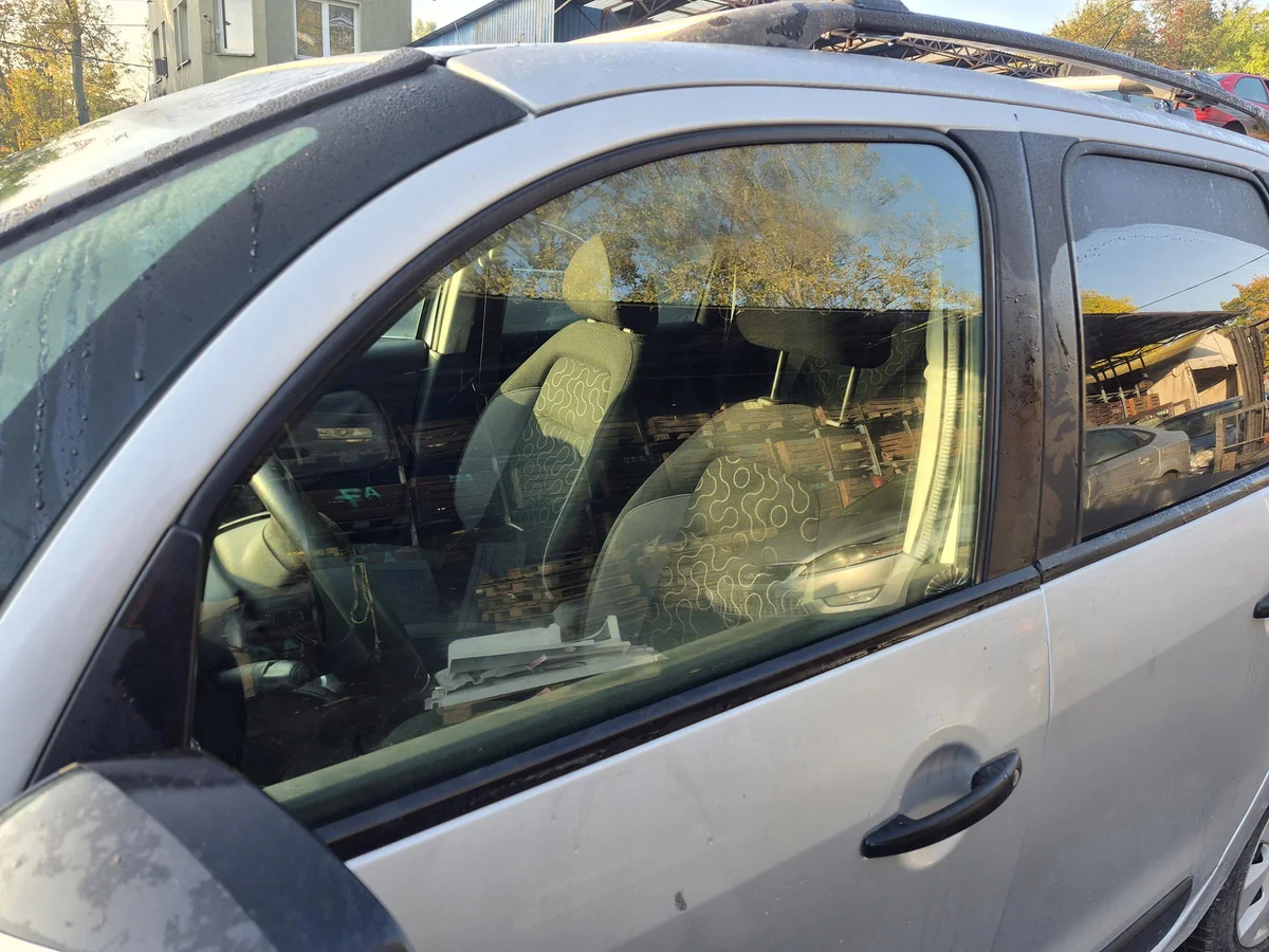 Citroen C3 Picasso etuikkuna vasen