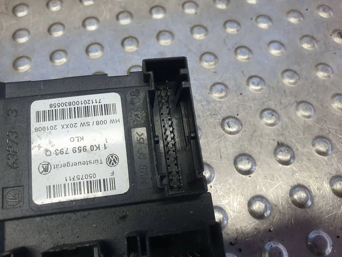 VW Golf VI Fensterheber Motor Links Vorne image 5
