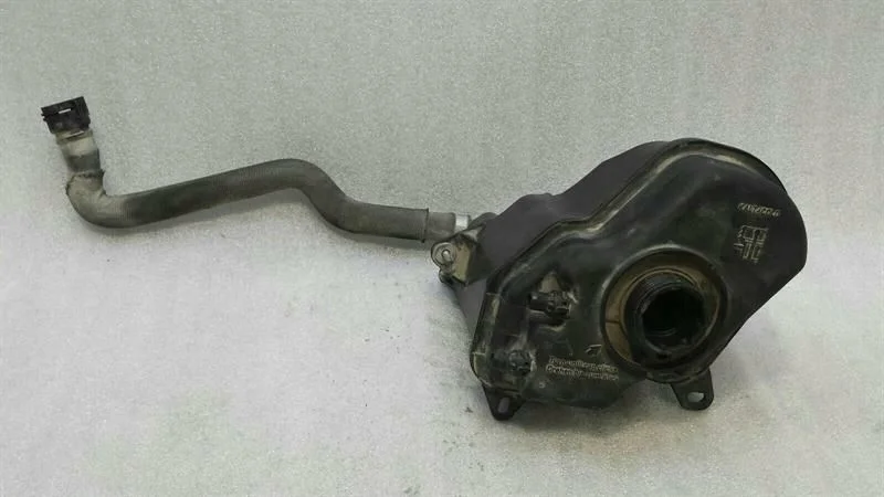 BMW Série 6 E63 M6 Vase d'expansion 2283345