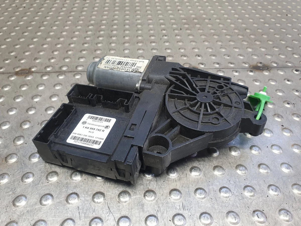 VW Golf VI Fensterheber Motor Rechts Vorne image 3