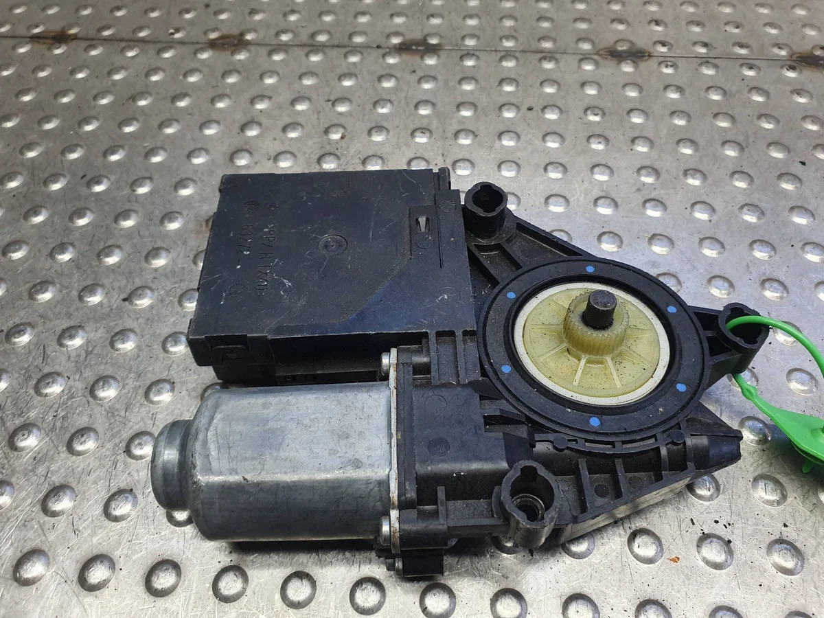 VW Golf VI Fensterheber Motor Rechts Vorne image 4