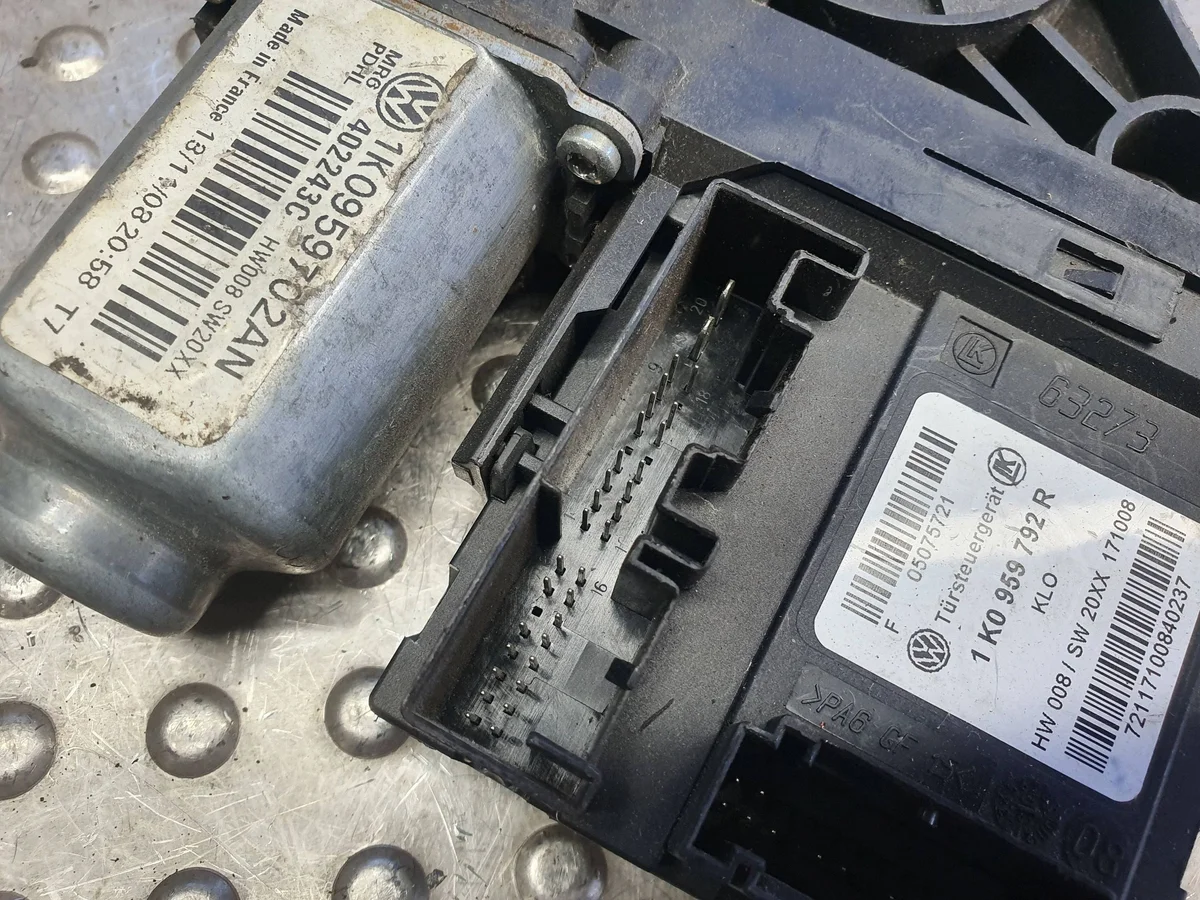 VW Golf VI Fensterheber Motor Rechts Vorne image 5