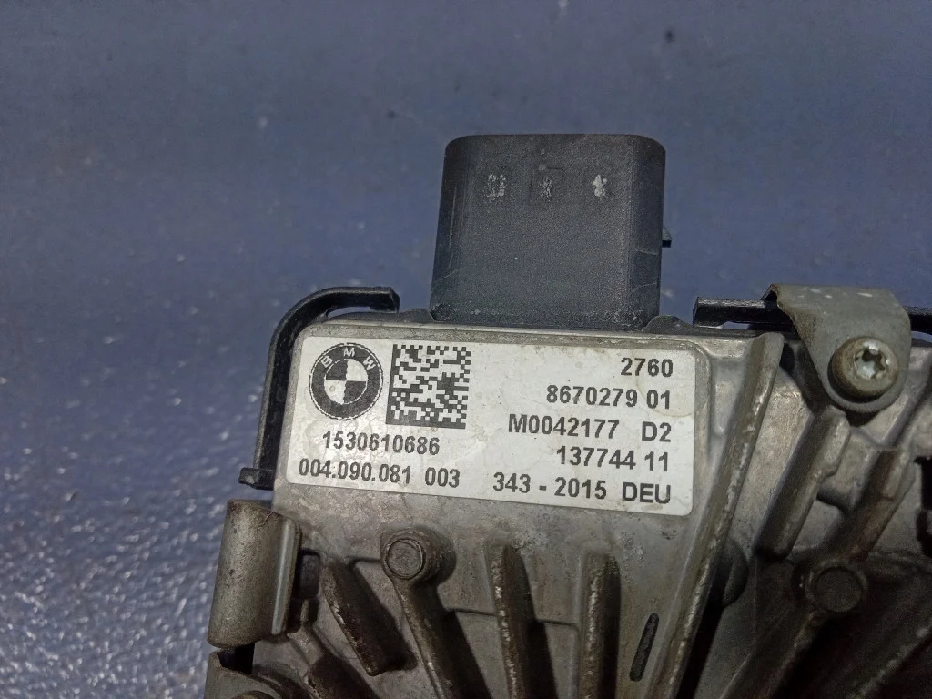 BMW 7 G11 G12 Stellmotor Verteilergetriebe 8670279 image 5