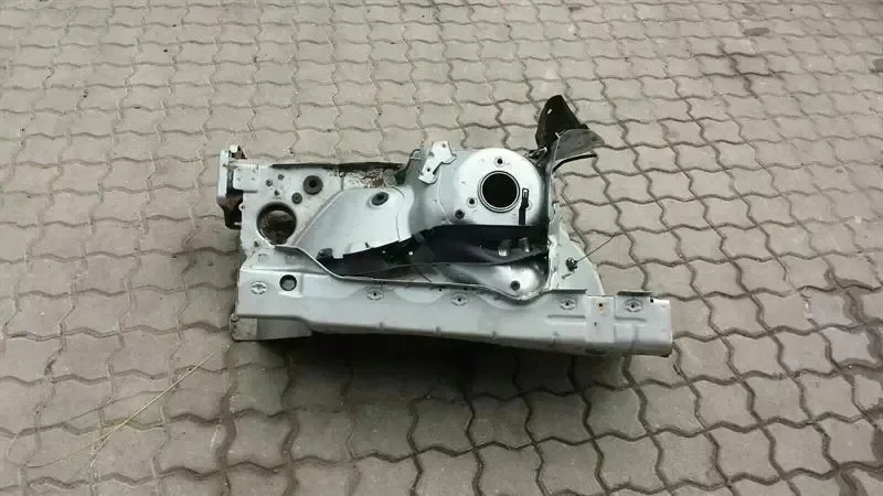 Travesaño Chasis Delantero Izquierdo Mercedes SL R230 A2306202361
