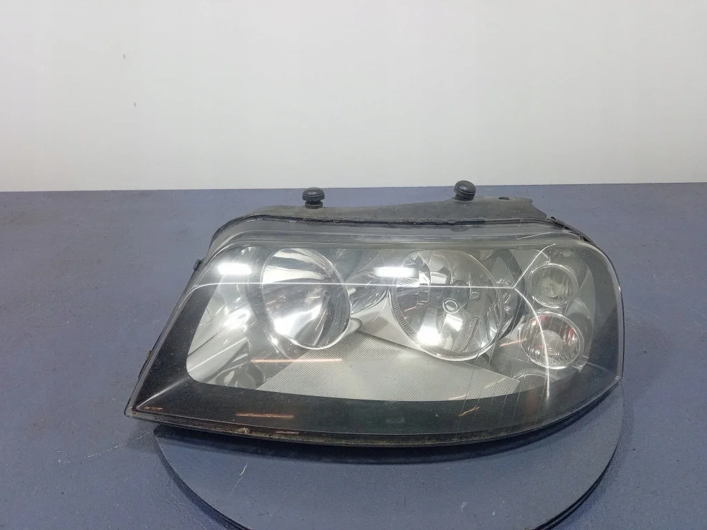 Phare Avant Gauche Seat Alhambra II 0301182211