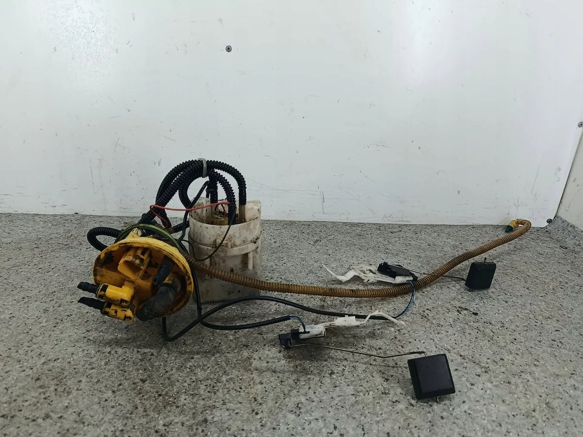 Polttoainepumppu Land Rover Range Rover Sport I