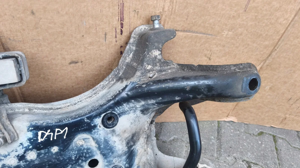Toyota Prius Achsträger vorne gebraucht image 3