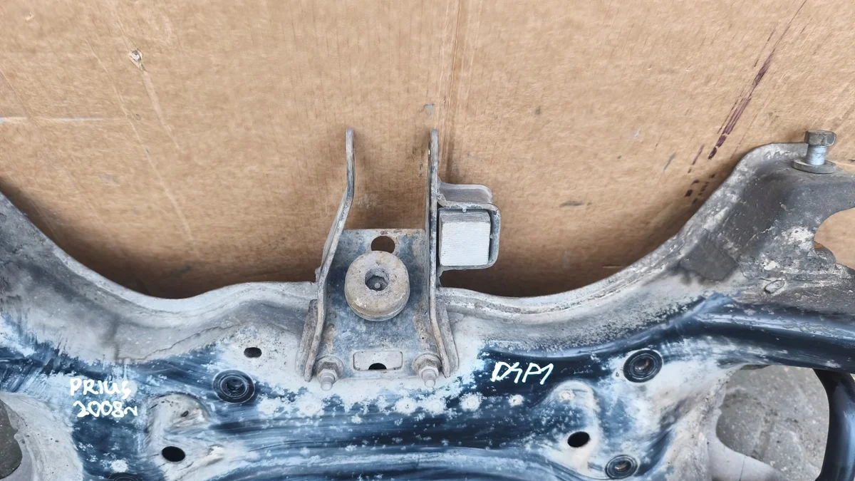 Toyota Prius Achsträger vorne gebraucht image 7
