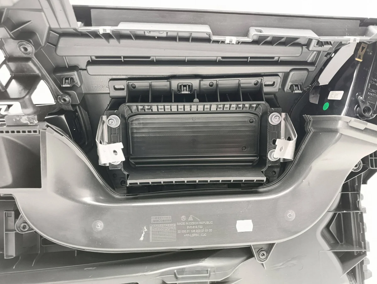 Skoda Fabia 3 Dashboard 6V0857069A image 8