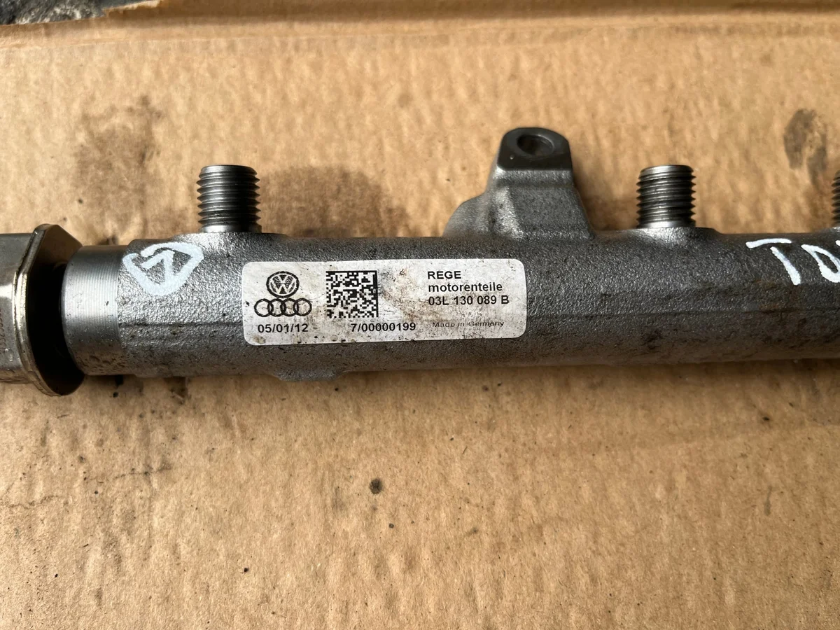 Fuel Rail Sensor Skoda VW Seat Audi 1.6 TDI 03L130089B