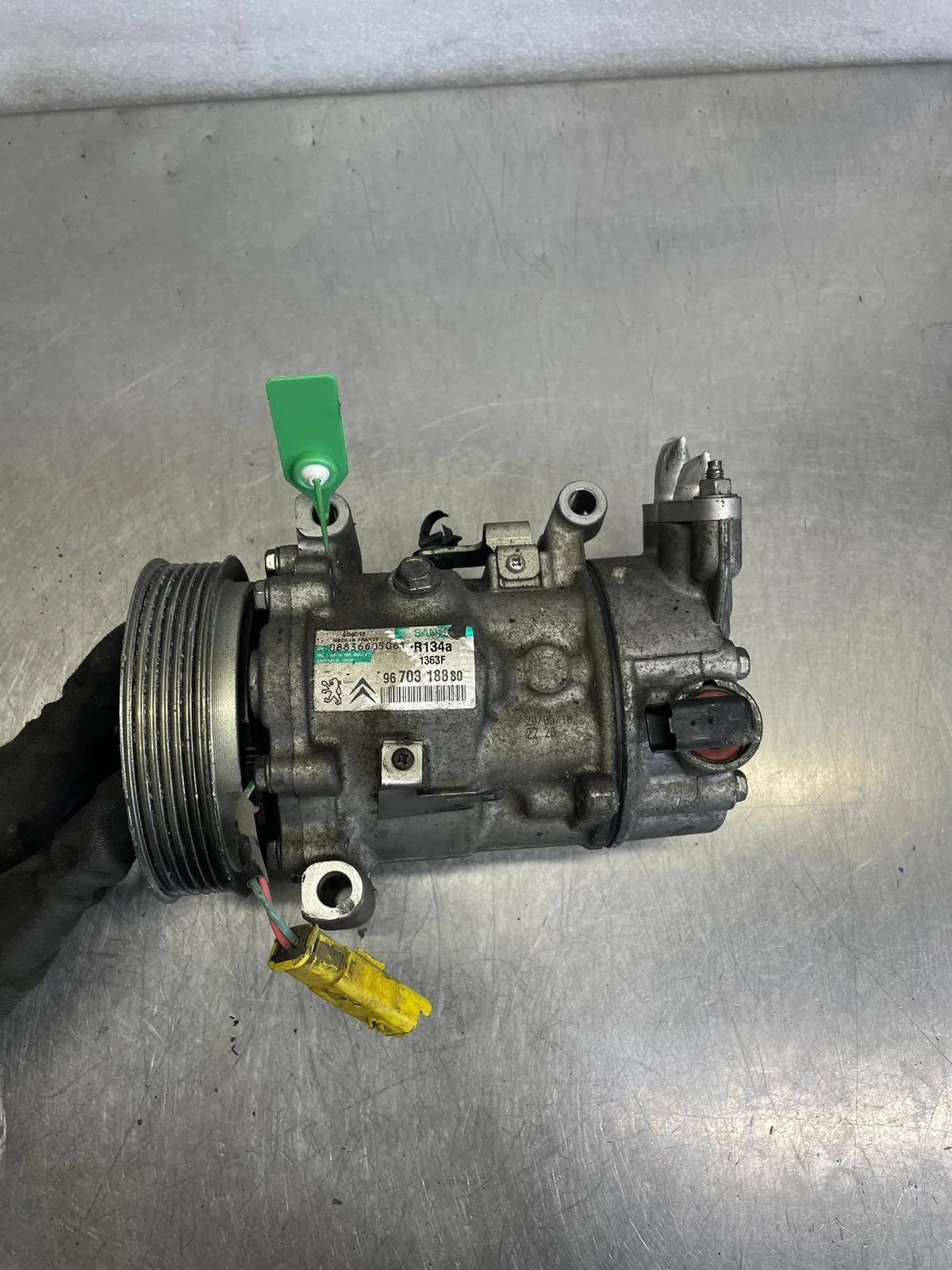 Klimakompressor Peugeot Citroen 9670318880