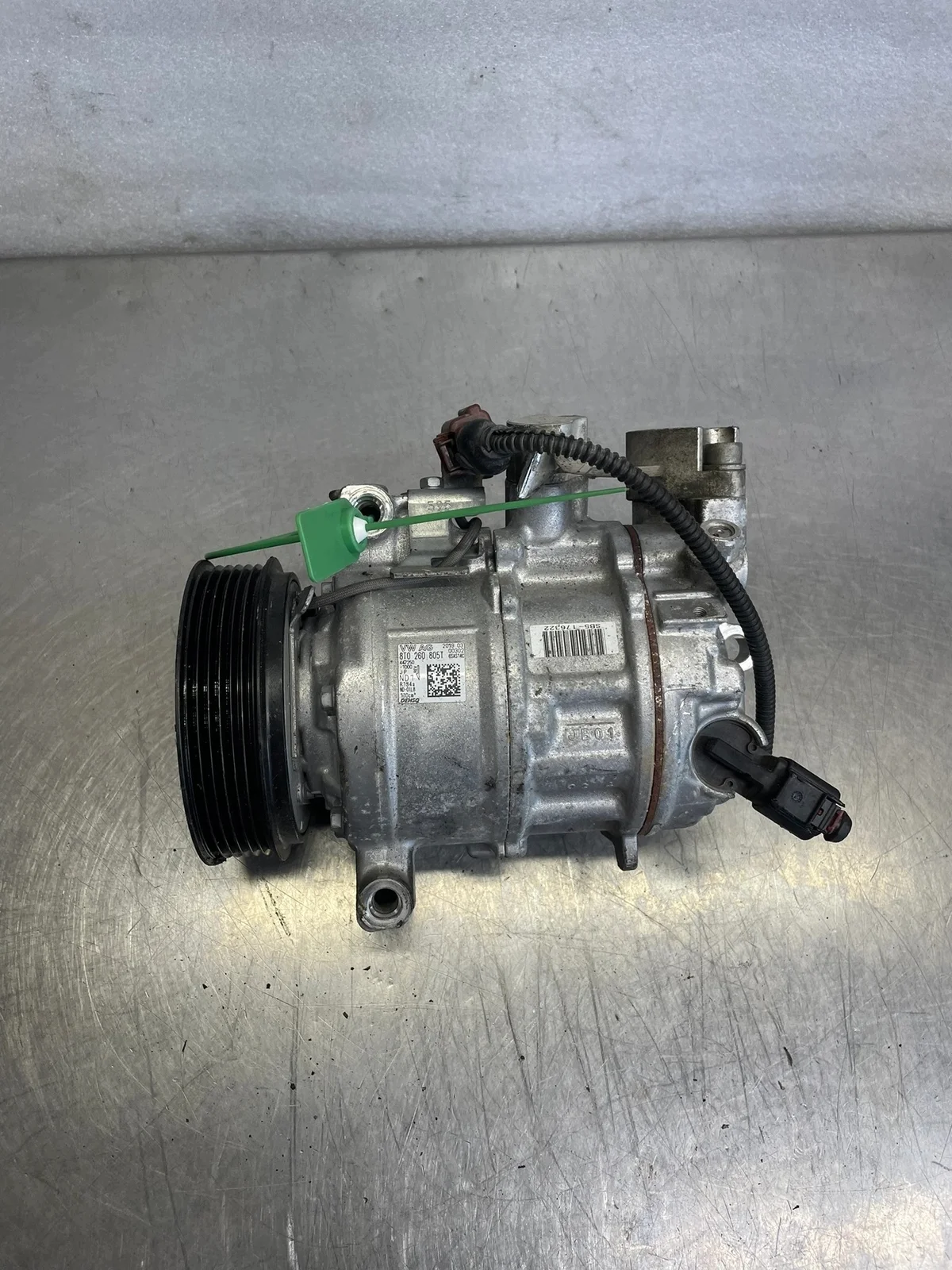 Ilmastoinnin kompressori Audi A4 B8 A5 8T0260805T