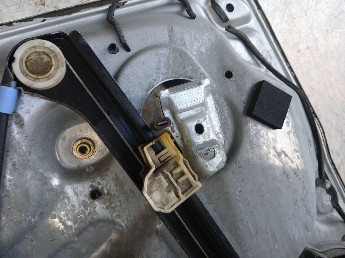 Fensterheber Rechts Vorne VW Passat B5 image 4