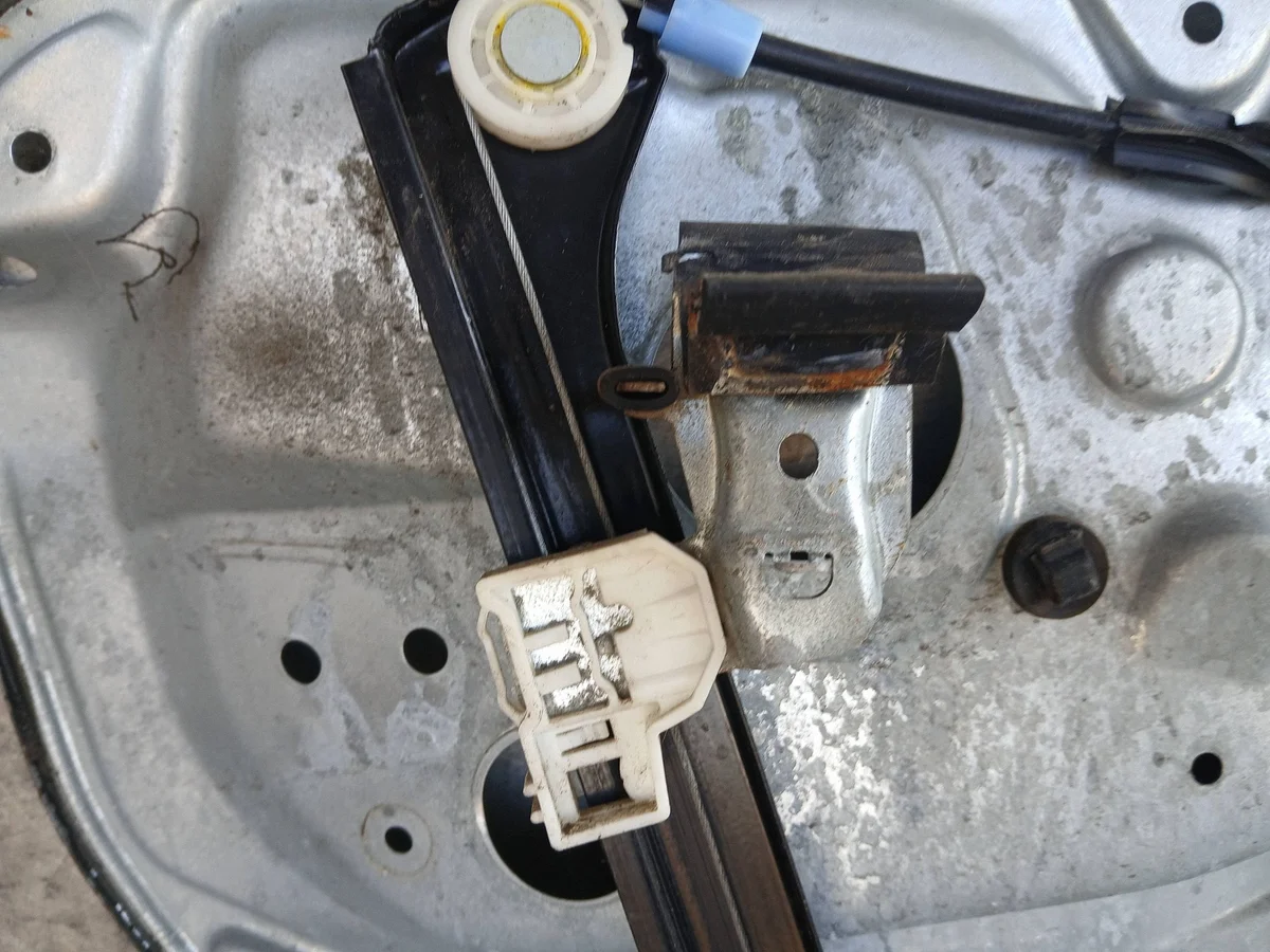 Fensterheber Rechts Vorne VW Passat B5 image 5