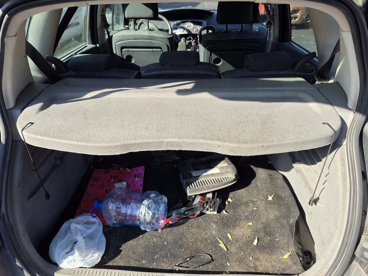Tavaratilan hylly Renault Scenic II