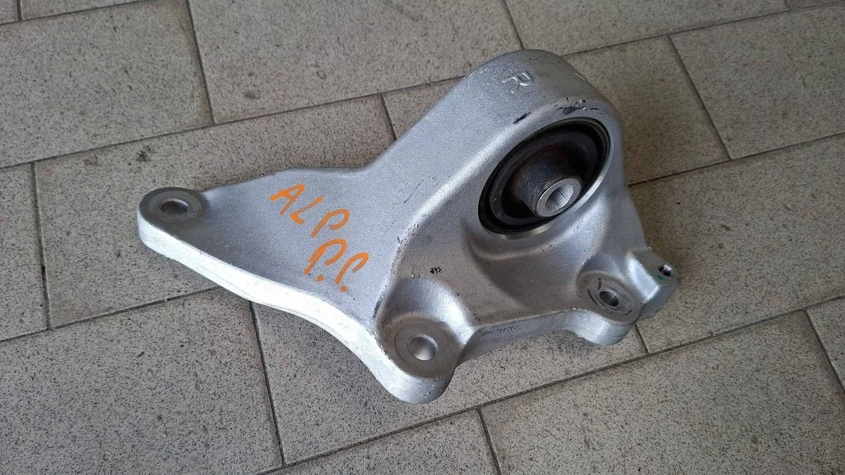 Motorfäste Alpine A390 OEM 20241206B
